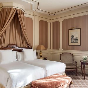 Supreme Room